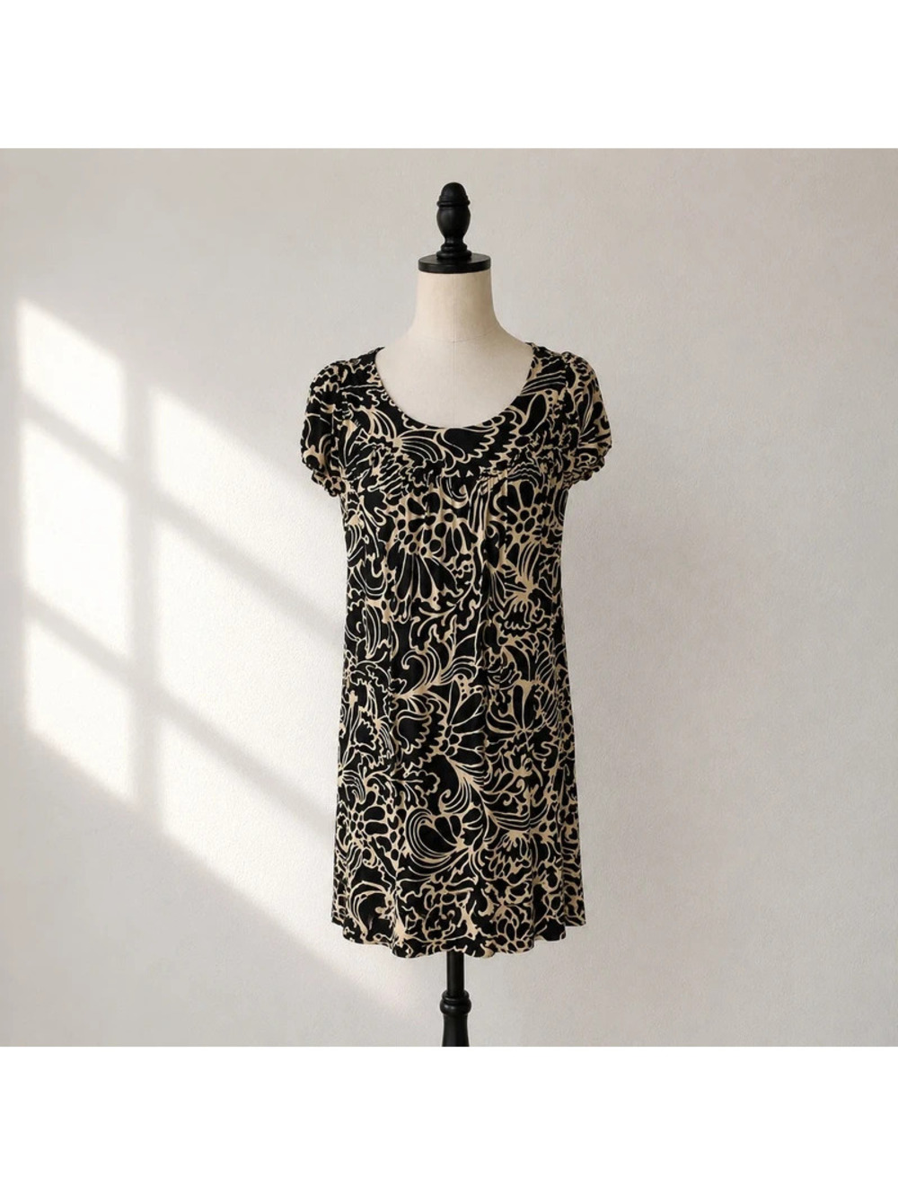 Milly of New York Black Cream Printed Cap Sleeve Dress SZ S Designer Shift Midi